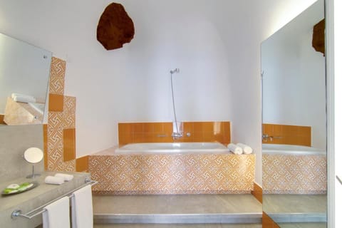 Santorini Secret Suites & Spa, Small Luxury Hotels of the World Hotel in Oia