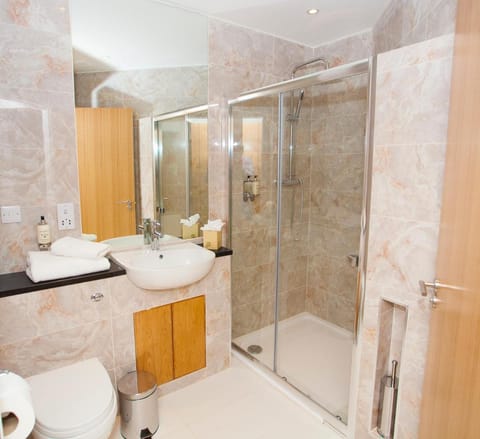 Royal Athenaeum Suites Apartment in Aberdeen