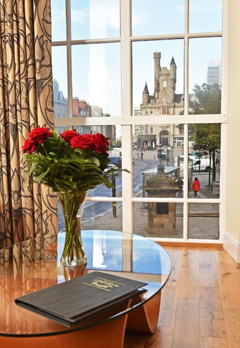 Royal Athenaeum Suites Apartment in Aberdeen