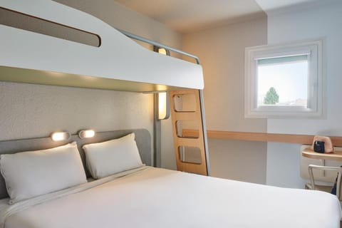 ibis budget Versailles Chateau Saint-Cyr Hotel in Île-de-France