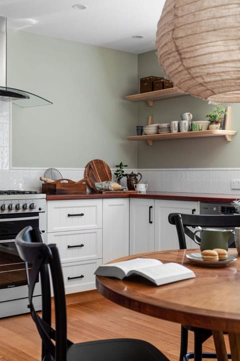 Ship Inn Stanley Bed and Breakfast in Tasmania