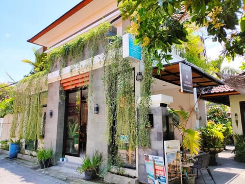 Gsaskara Homestay Vacation rental in Denpasar