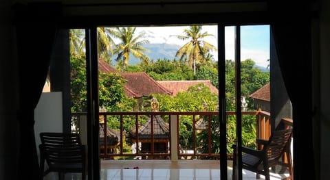 Santa Fe Bungalow Amed Vacation rental in Abang