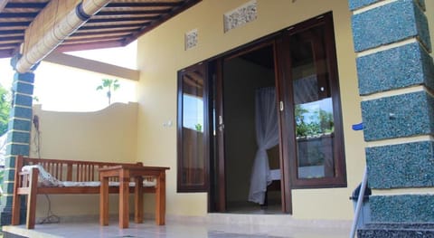 Santa Fe Bungalow Amed Vacation rental in Abang
