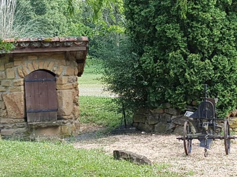 Hôtel Domaine des Pierres Dorées Vacation rental in Auvergne-Rhône-Alpes