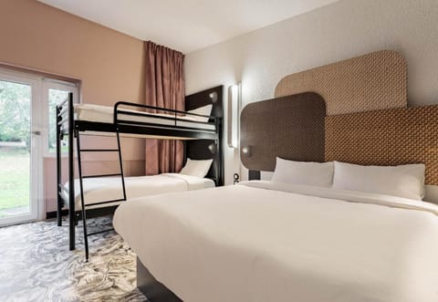 B&B HOTEL Valenciennes Sud 3 étoiles Hotel in Hauts-de-France