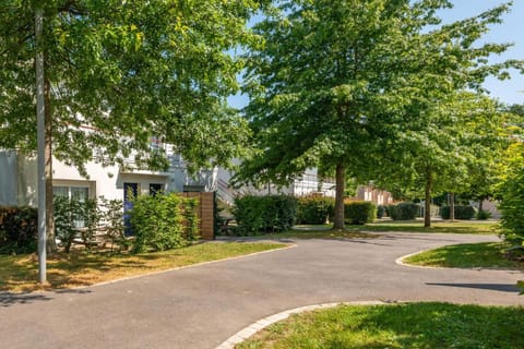 Comfort Aparthotel Nantes La Beaujoire Hotel in Carquefou