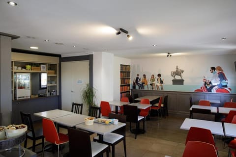 KYRIAD DIRECT Orleans - La Chapelle St Mesmin Hotel in Centre-Val de Loire