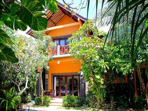 Alami Resort and Restaurant Bed and Breakfast in Abang