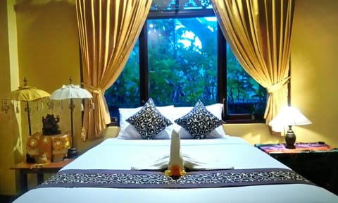 Suwar Bungalows Inn in Payangan