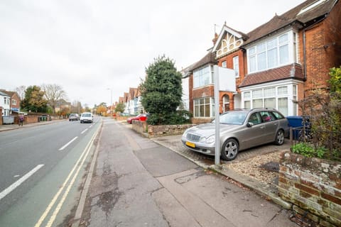 OYO Lonsdale Guest House Hotel in Oxford