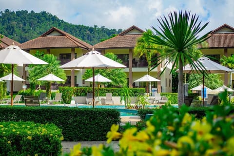 The Leaf Oceanside by Katathani Resort Resort in Khuekkhak