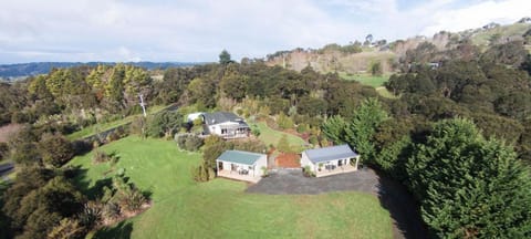 Auckland Country Cottages Bed and Breakfast in Waikato