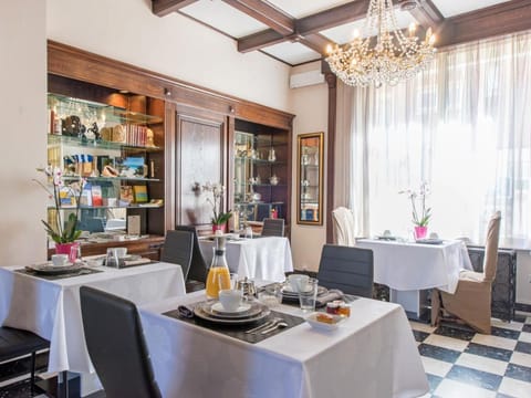 Villa Louvre Lens Bed and Breakfast in Lens