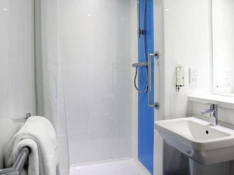 Travelodge Glasgow Airport Hotel in Paisley