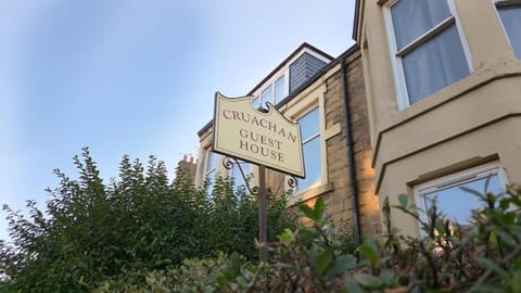 Cruachan Guest House Bed and Breakfast in Edinburgh