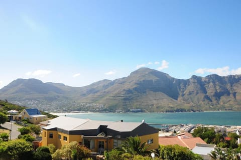 Hout Bay Breeze Guest House Bed and Breakfast in Cape Town