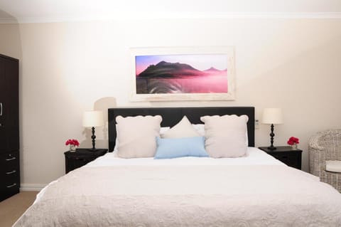 Hout Bay Breeze Guest House Bed and Breakfast in Cape Town