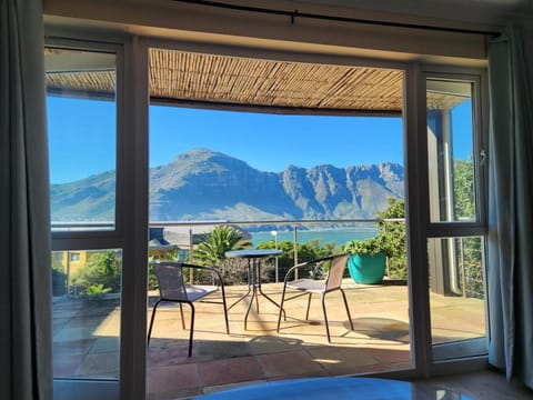 Hout Bay Breeze Guest House Bed and Breakfast in Cape Town