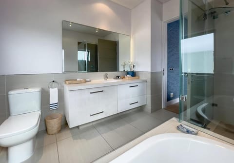 Le Paradis Penthouse Apartment in Hermanus