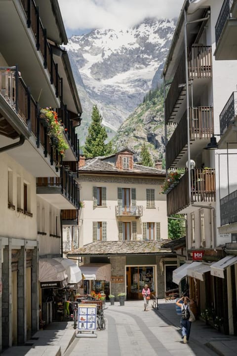 Grand Hotel Courmayeur Mont Blanc, by R Collection Hotels Hotel in Courmayeur