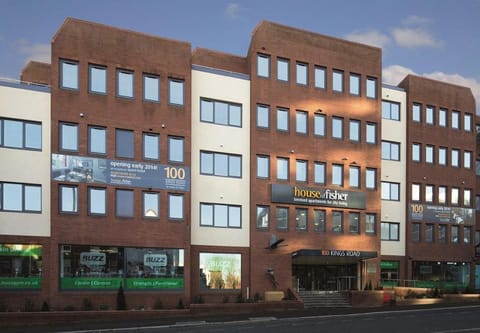 HOF - 100 Kings Road Apartments Hotel in Reading
