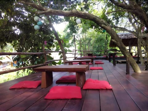 Chill Chill Long Beach Hostel Hostel in Sala Dan