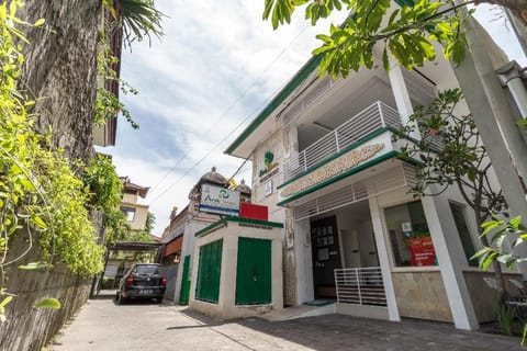 Ara Inn Bed And Breakfast Hotel in Kuta