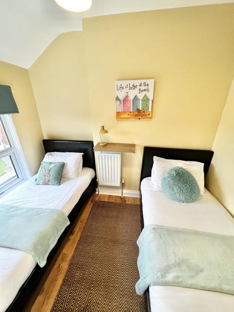 Devon House Guest House Bed and Breakfast in Paignton