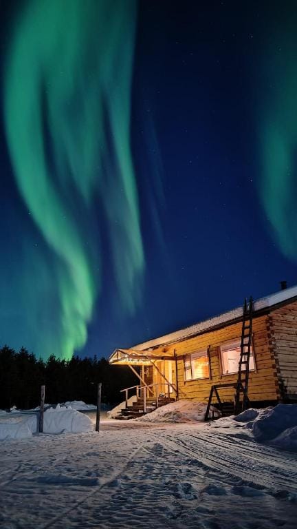 LAKE INARI MOBILE CABINS Campground/ 
RV Resort in Lapland