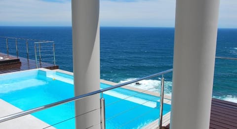 Head Over Hills Luxury Retreat Hotel in Knysna