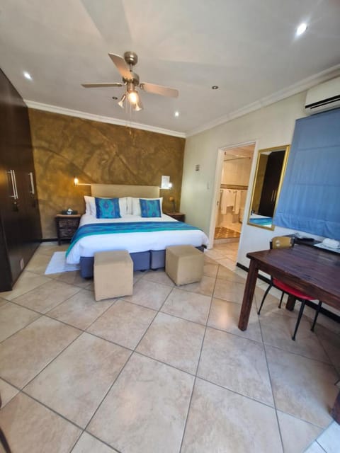 Lumley's Place Guesthouse Bed and Breakfast in Cape Town