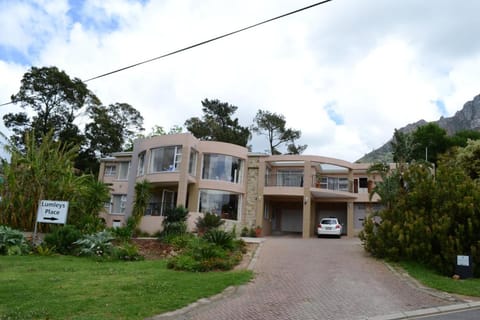 Lumley's Place Guesthouse Bed and Breakfast in Cape Town