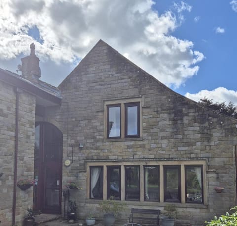 The Waltzing Weasel B&B Vacation rental in Hayfield