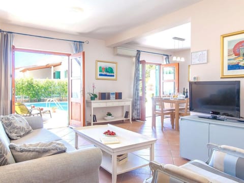Beautiful villa with spacious terrace and private swimming pool, on the Croatian island of Hvar Hotel in Hvar