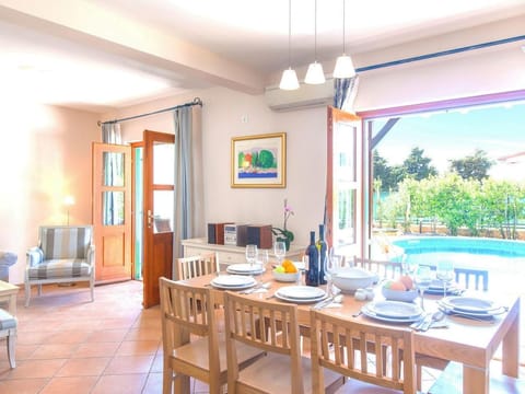 Beautiful villa with spacious terrace and private swimming pool, on the Croatian island of Hvar Hotel in Hvar