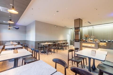 Hanting Hotel Tianjin Yibindao Metro Station Hotel in Tianjin