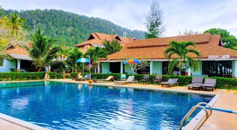 Banana Beach Resort Resort in Sala Dan