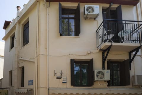 Elia Portou Rooms Apartment in Chania
