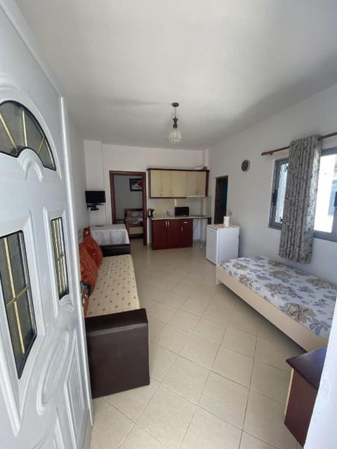 Vila leo Hotel in Ksamil