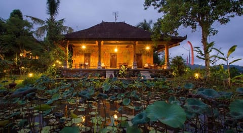 Subak Tabola Villa Bed and Breakfast in Sidemen