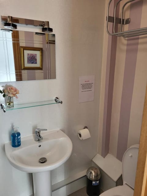 Macbeth Arms Bed and Breakfast in Scotland