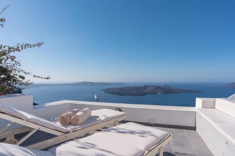 Karpimo Horizon - Caldera Sunset View - Private Hot Tub - Firostefani Villa in Thera