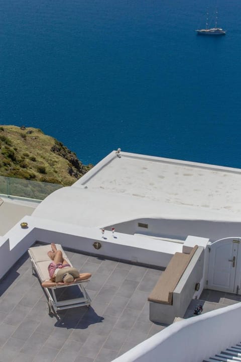 Karpimo Horizon - Caldera Sunset View - Private Hot Tub - Firostefani Villa in Thera