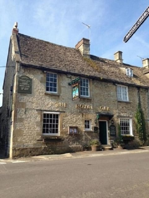 The Royal Oak Burford Bed and Breakfast in West Oxfordshire District