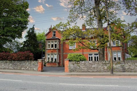 Innisfree House Bed and Breakfast in Dundalk
