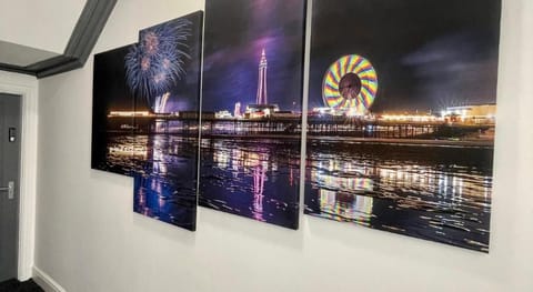 Osborne Luxury Hot Tub and Jacuzzi Suites Apartment in Blackpool