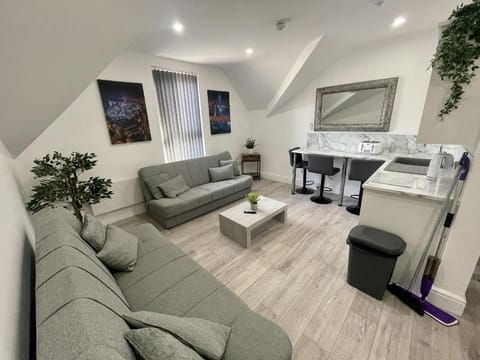 Osborne Luxury Hot Tub and Jacuzzi Suites Apartment in Blackpool