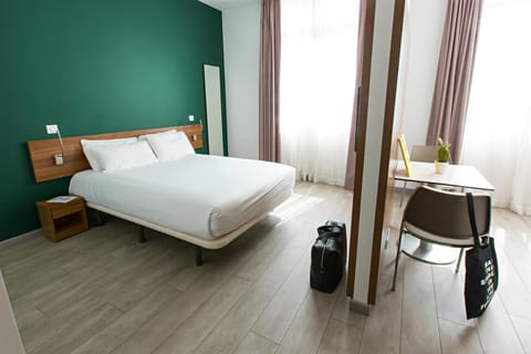 TSH Paris La Defense Hotel in Puteaux