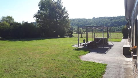 La Longère Des Nuits De Varenne Bed and Breakfast in Normandy